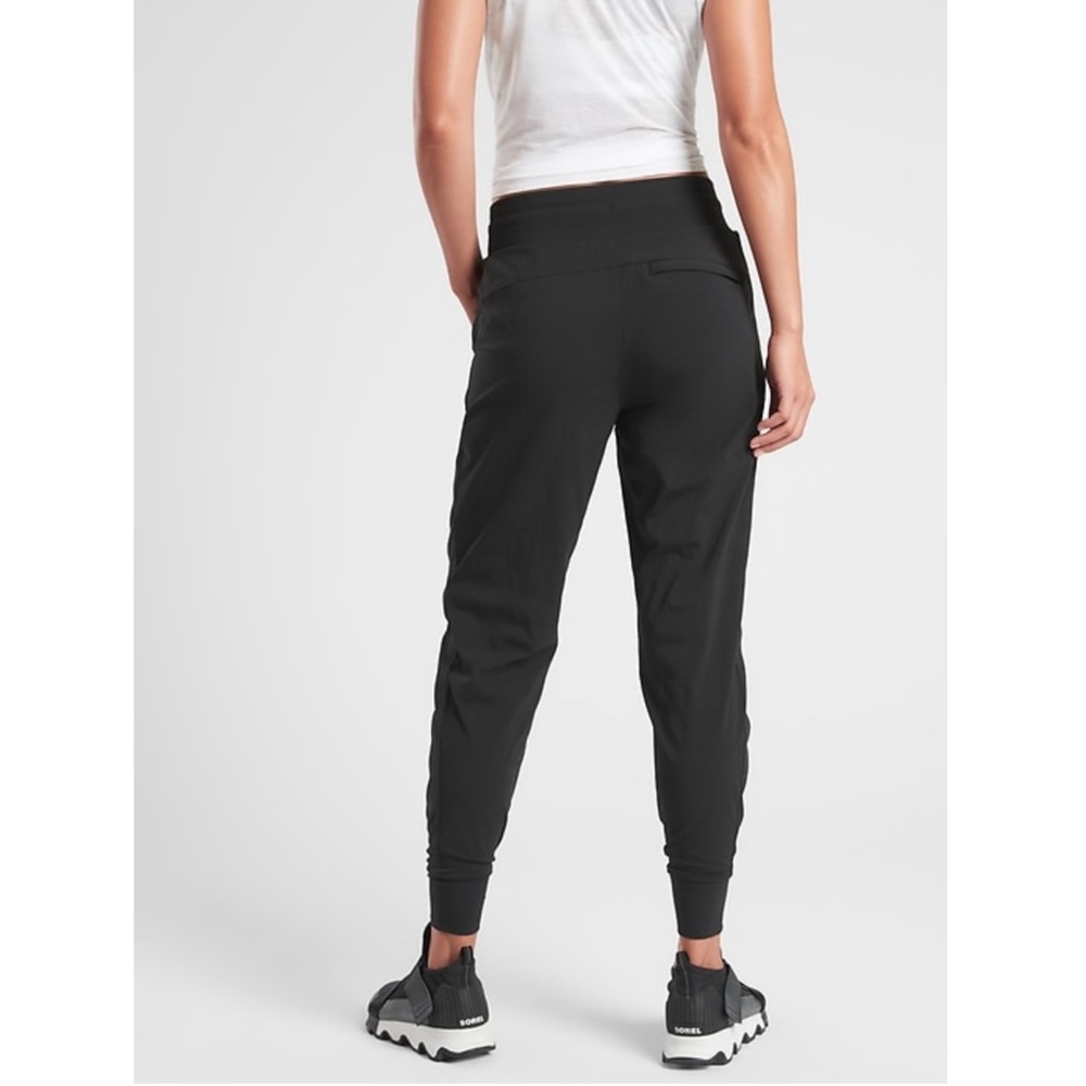 NWOT Athleta Trekkie North Jogger Solid Black - Picture 2 of 4